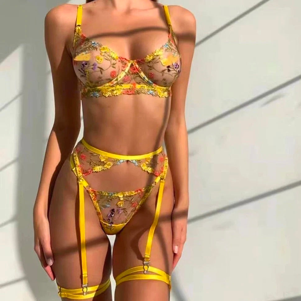 Sylvia‘s Yellow Floral Set